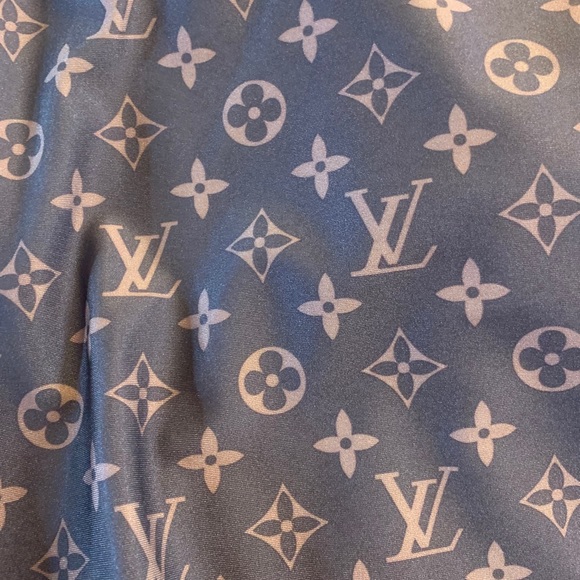 Fun posing suits - Picture 6 of 11